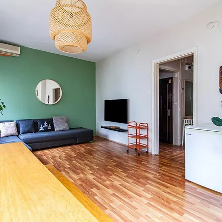 Charming Flat With Terrace Near Taksim Square
