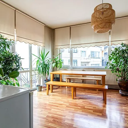 Apartamento Charming Flat With Terrace Near Taksim Square Estambul
