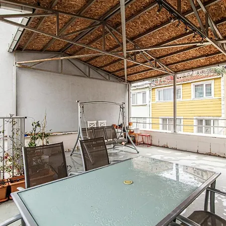 Charming Flat With Terrace Near Taksim Square